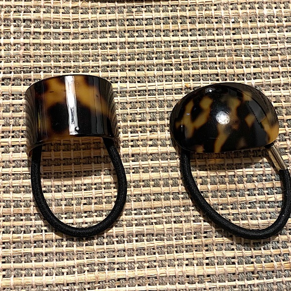 Hair Holder - Set of three! - Picture 3 of 4